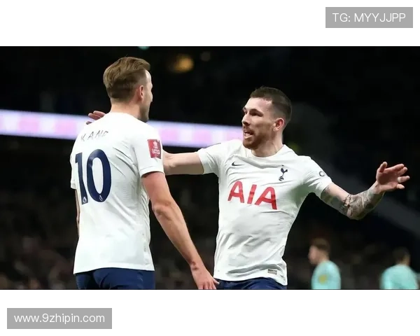 霍伊别尔中场风格稳健,防守覆盖与组织调度能力持续提升 霍伊别尔中场风格稳健,防守覆盖与组织调度能力持续提升