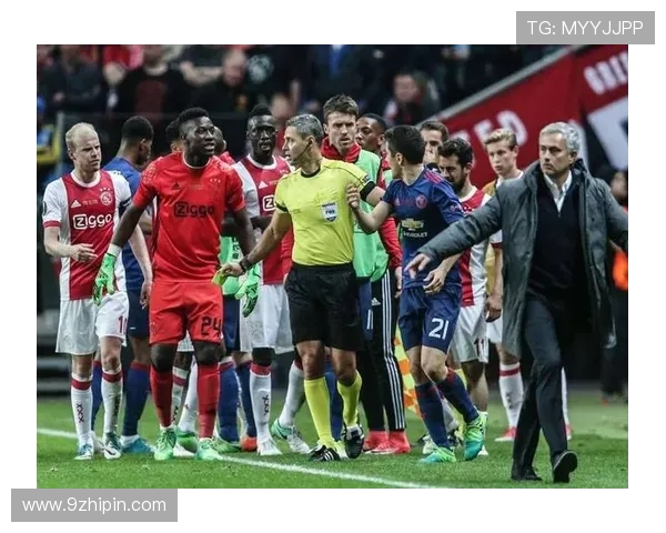 这豪门末路暴露多面危机?曼联“挣扎”暴露战术短板与管理困境,衰落球队谁是救世主?