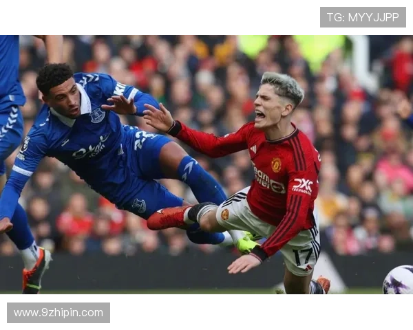 曼联进攻失效,空间压缩与中场连接断裂成关键问题 曼联进攻失效,空间压缩与中场连接断裂成关键问题