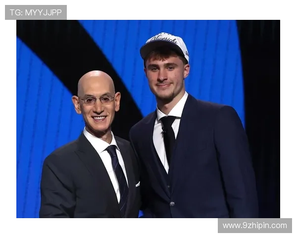 库珀·弗拉格无球跑动制造防守漏洞，拉开空间效率显著提升